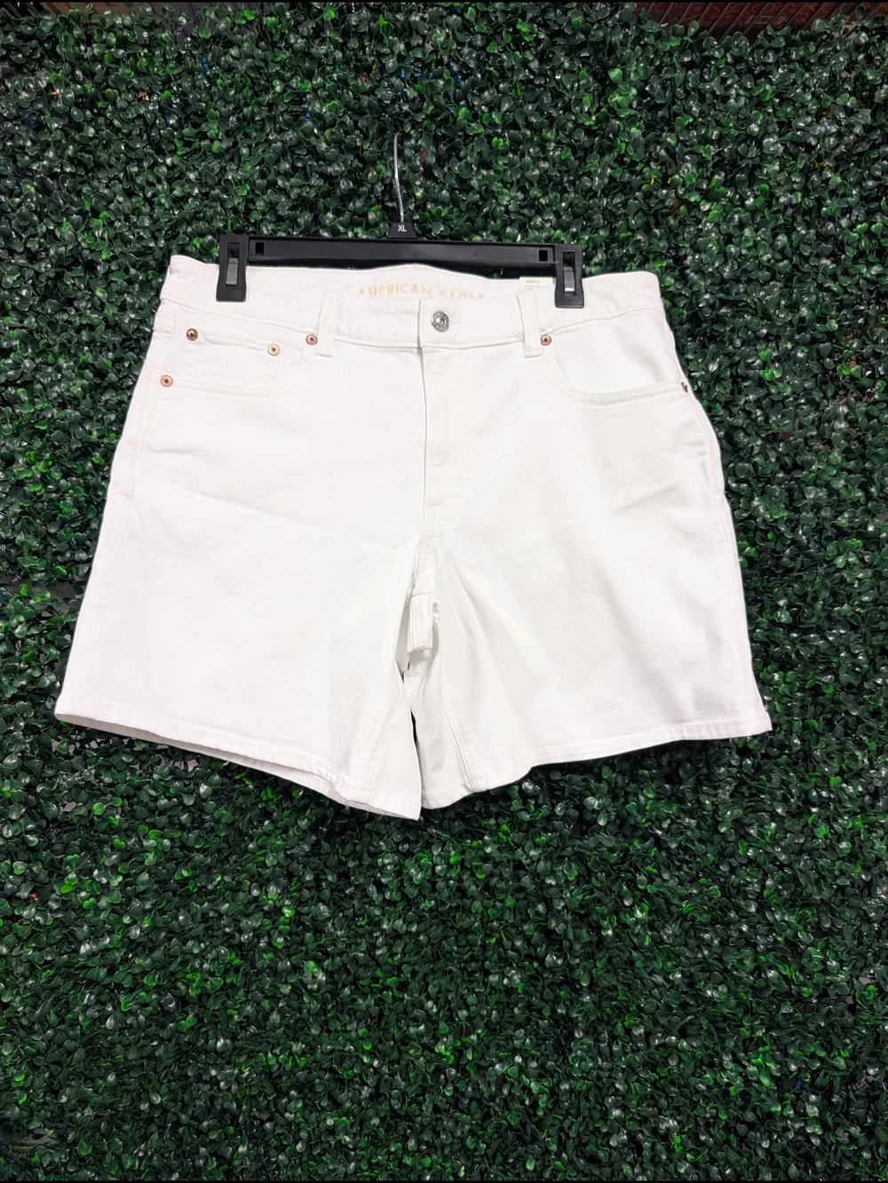 American Eagle Outfitters White Low-Rise Baggy Denim Shorts - Picture 1 of 5